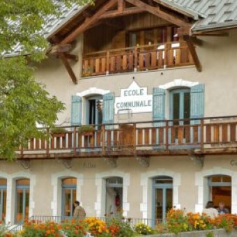 Photographie de l'extérieur de l'école